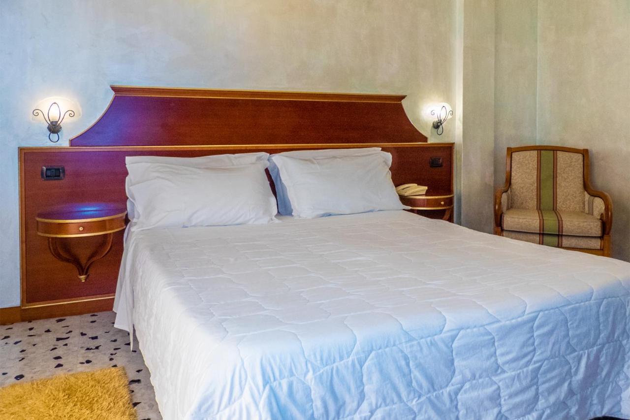 Hotel Astoria Fermo megye Kültér fotó
