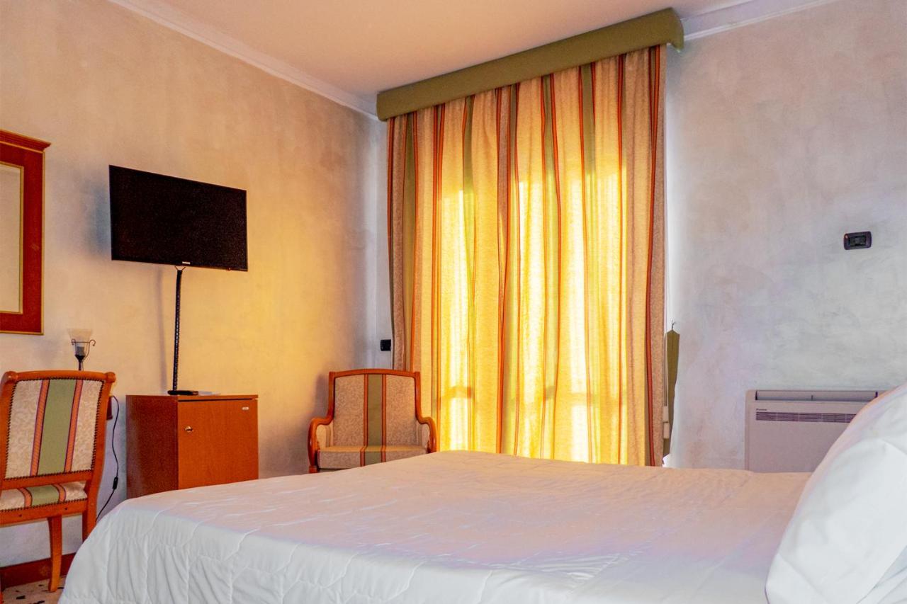 Hotel Astoria Fermo megye Kültér fotó