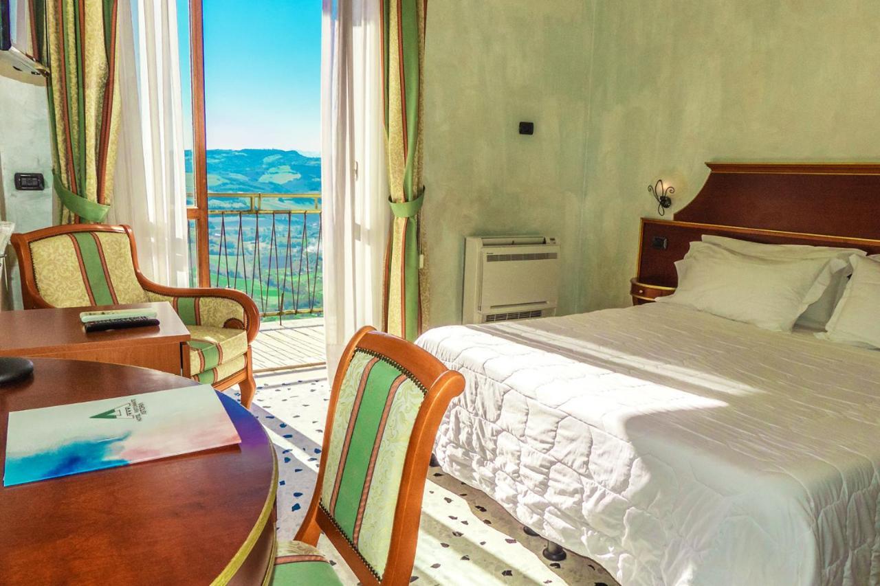 Hotel Astoria Fermo megye Kültér fotó