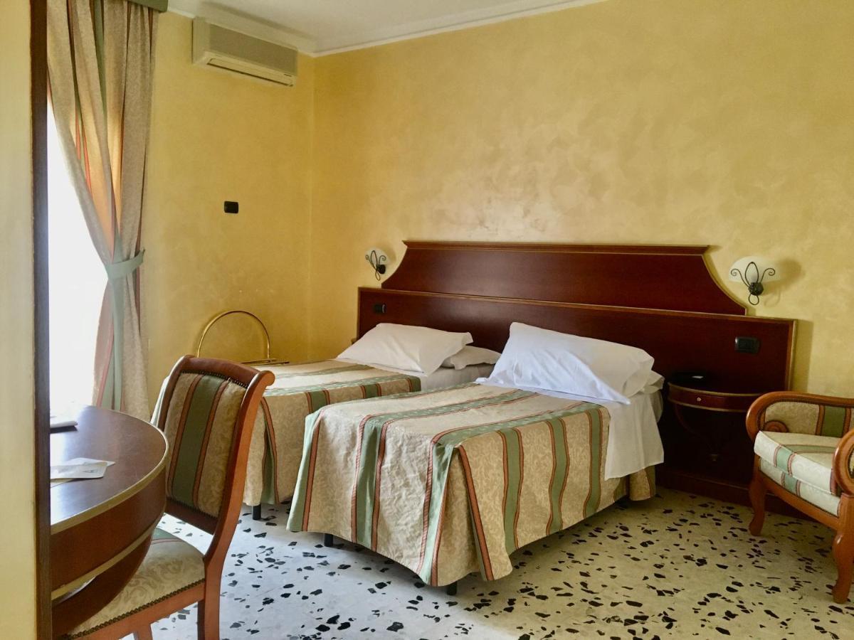 Hotel Astoria Fermo megye Kültér fotó