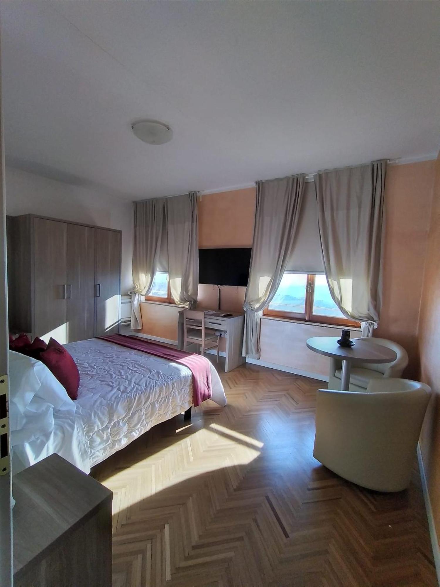 Hotel Astoria Fermo megye Kültér fotó